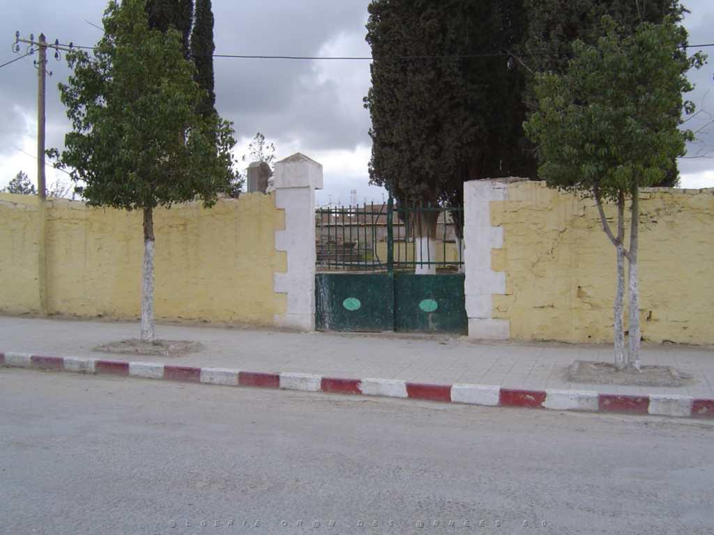 LE TELAGH LE CIMETIERE 03.JPG